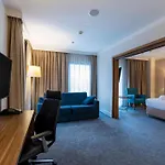 호텔 By Ihg 4*