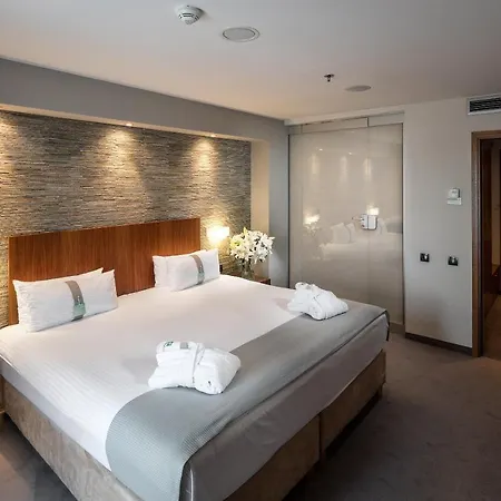 Hotel By Ihg