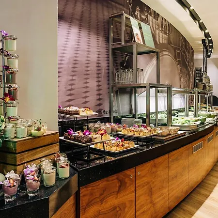 By Ihg Lodz (Lodz)
