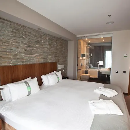 By Ihg Hotel