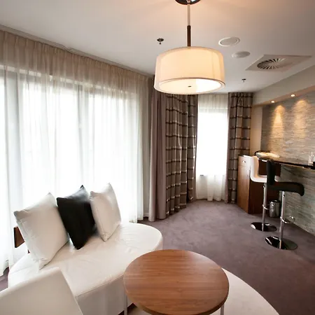 By Ihg Hotel Łódź