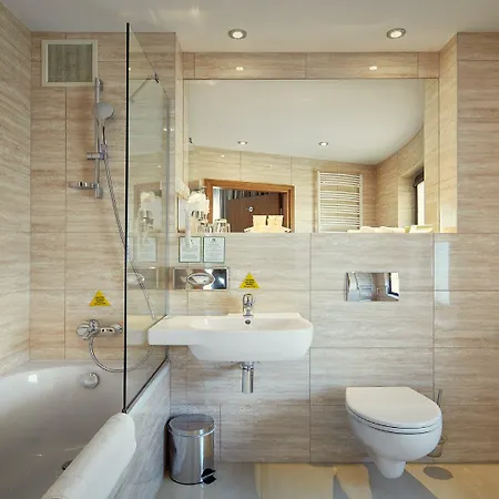 By Ihg Lodz
