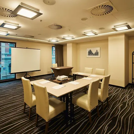 By Ihg