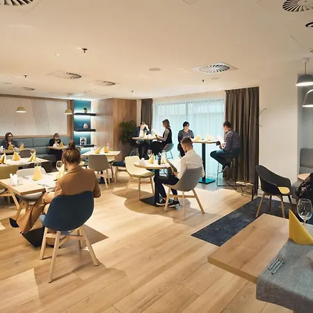 By Ihg 4* Łódź