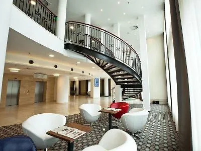 Hotel By Ihg