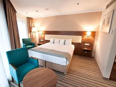By Ihg Hotel