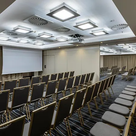 By Ihg Hotel 4*