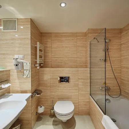 Hotel By Ihg 4*