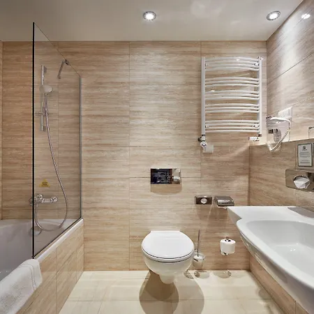 By Ihg Hotel 4*