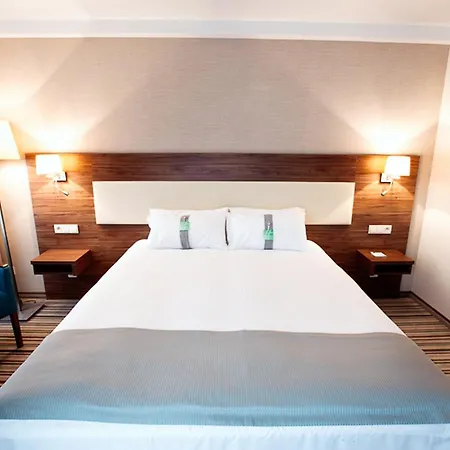 By Ihg 4*
