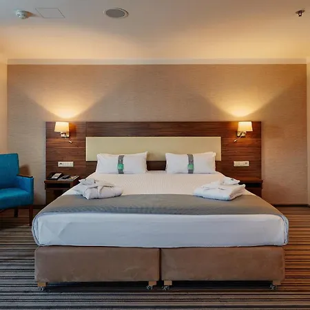 By Ihg 4* Łódź