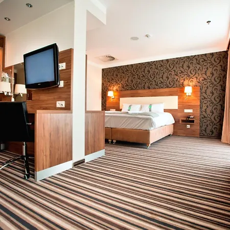 By Ihg Hotel 4*