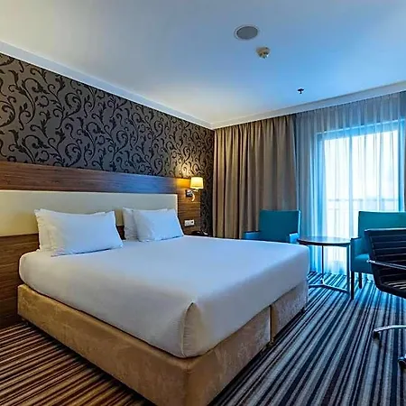 By Ihg