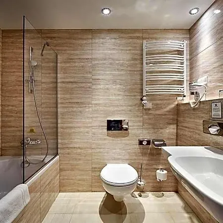 Hotel By Ihg 4*