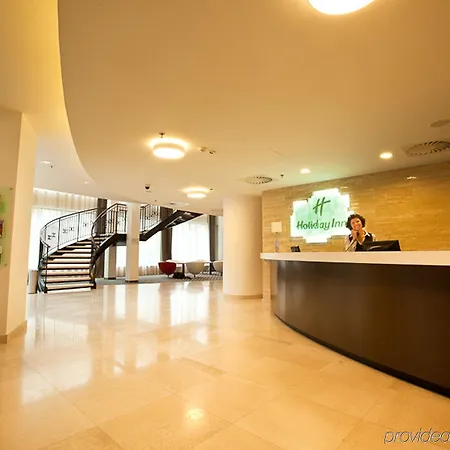 By Ihg 4*