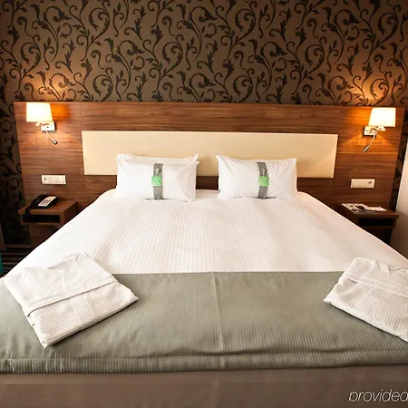By Ihg Hotel Lodz