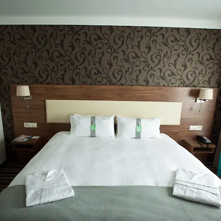 Hotel By Ihg