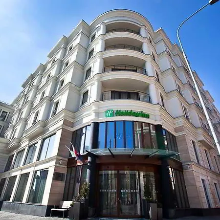 By Ihg 4*