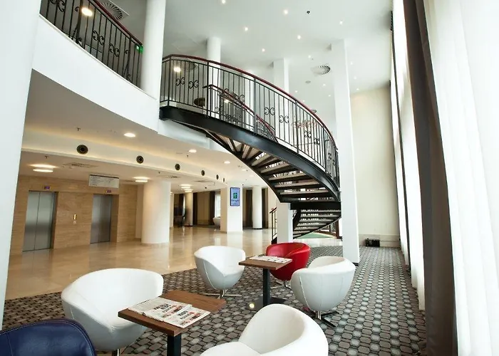 By Ihg Отель Лодзь